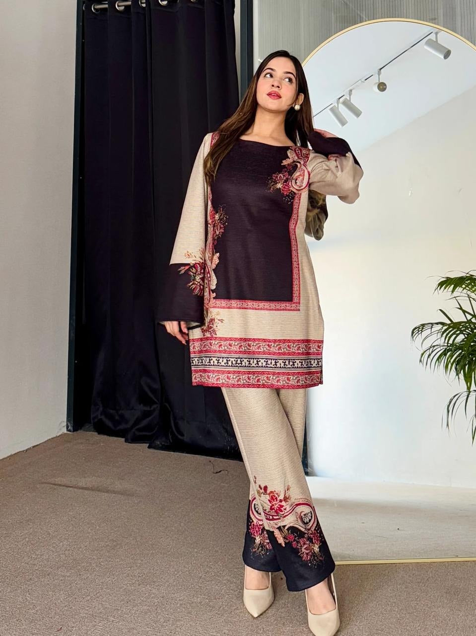 Alisa 2Pc Stitched Crepe Luxury Suit Pakistani Designer
